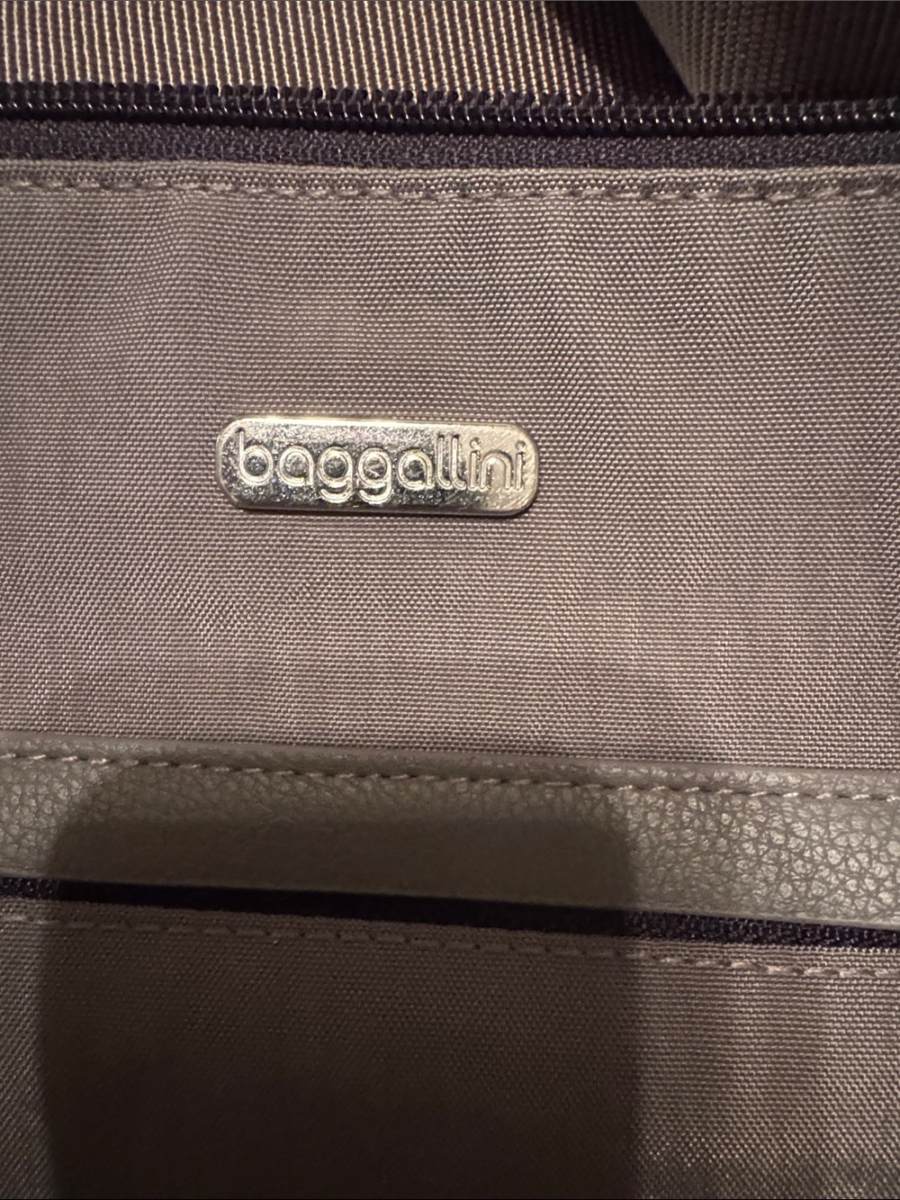 Baggallini Gray Nylon Crossbody Messenger - Picture 2 of 6